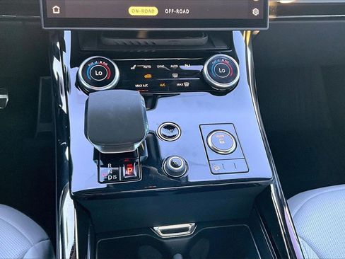 Used 2023 Land Rover Range Rover Sport SE Dynamic image 24