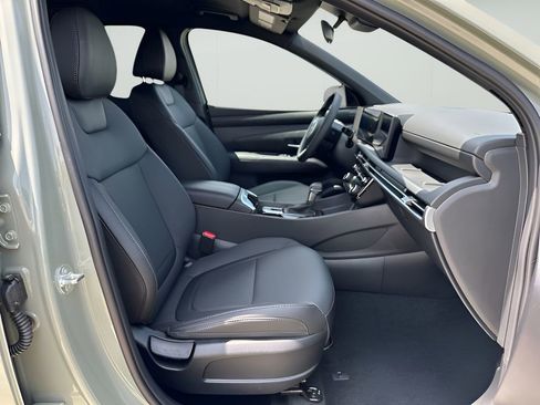 Used 2025 Hyundai Santa Cruz SEL image 17