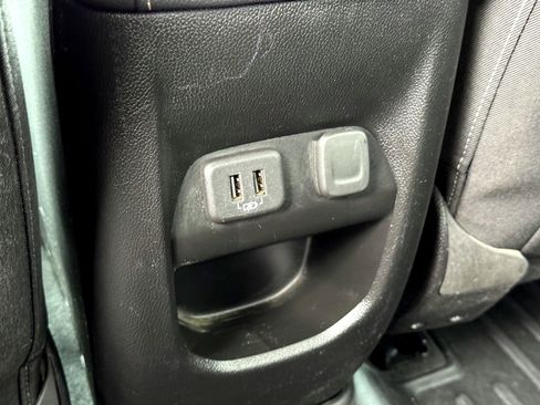 Used 2021 Chevrolet Colorado LT w/ LT Convenience Package RWD image 19