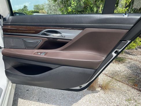 Used 2016 BMW 740i w/ Executive Package 2 RWD image 30