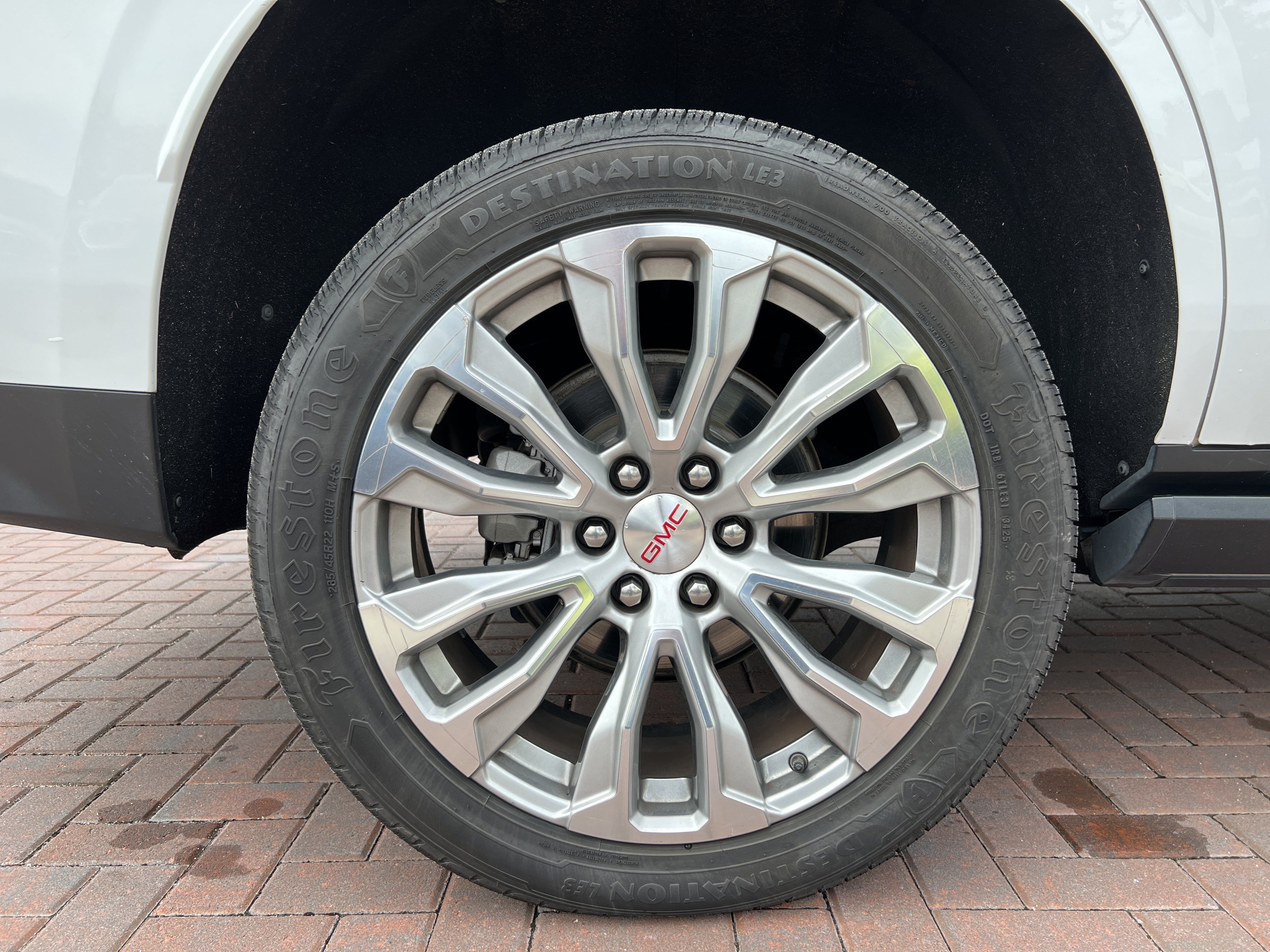 Used 2021 GMC Yukon Denali w/ Denali Premium Package AWD/4WD image 13