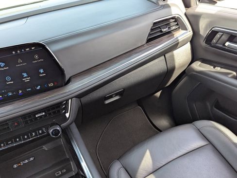 Certified 2025 Chevrolet Suburban Z71 image 18