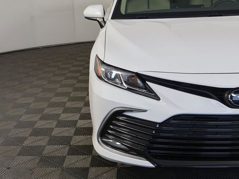 Used 2021 Toyota Camry LE image 10