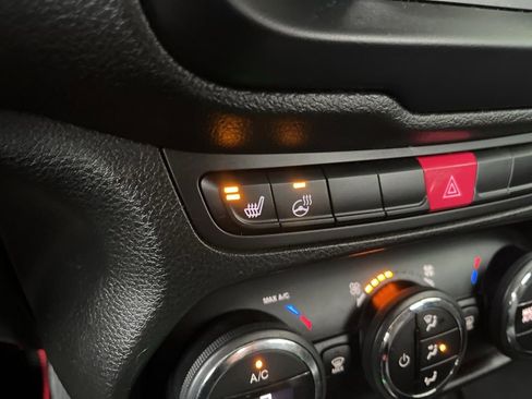 Used 2015 Jeep Renegade Limited FWD image 34