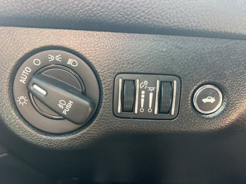 Used 2022 Dodge Challenger R/T w/ Blacktop Package image 36