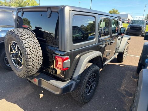 Used 2026 Jeep Wrangler Unlimited Rubicon w/ Technology Group AWD/4WD image 2