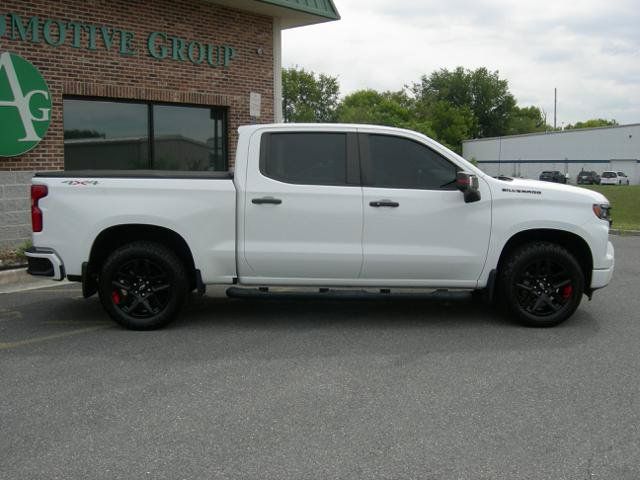 Used 2022 Chevrolet Silverado 1500 RST w/ Redline Edition AWD/4WD image 4