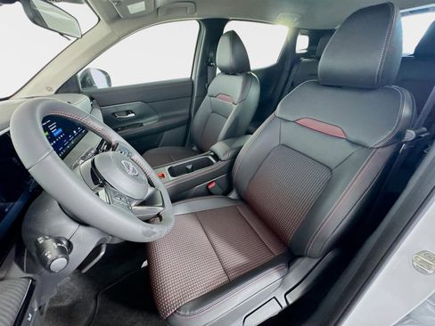 New 2026 Nissan Kicks SR image 11