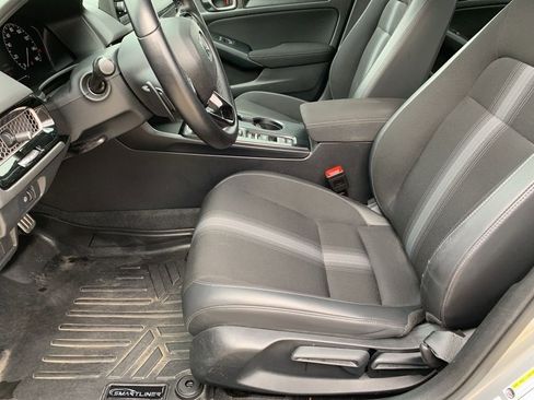 Used 2023 Honda Civic Sport image 9