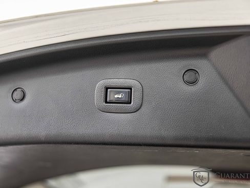 Used 2019 Nissan Armada Platinum image 19