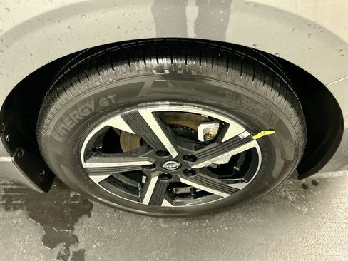 New 2025 Nissan Sentra SV w/ All-Weather Package image 7