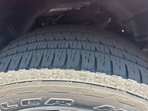Used 2023 RAM 1500 Laramie AWD/4WD image 12