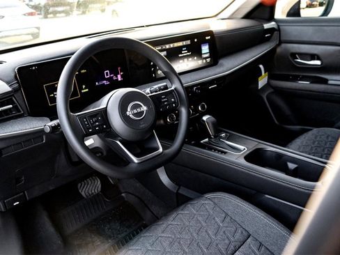 New 2025 Nissan Kicks SV image 9