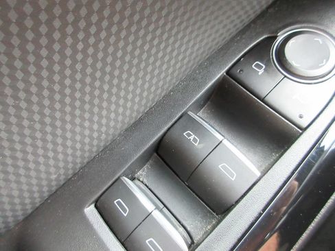 Certified 2025 Chevrolet Equinox RS FWD image 26