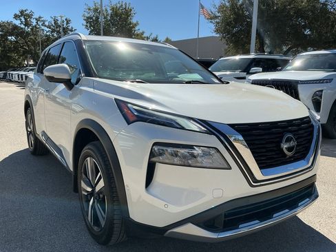 Used 2023 Nissan Rogue Platinum image 9