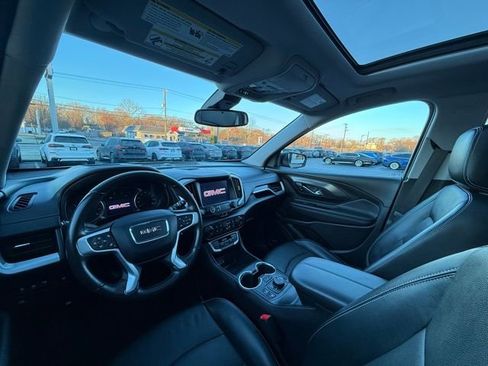 Used 2022 GMC Terrain SLT w/ Infotainment Package II image 23