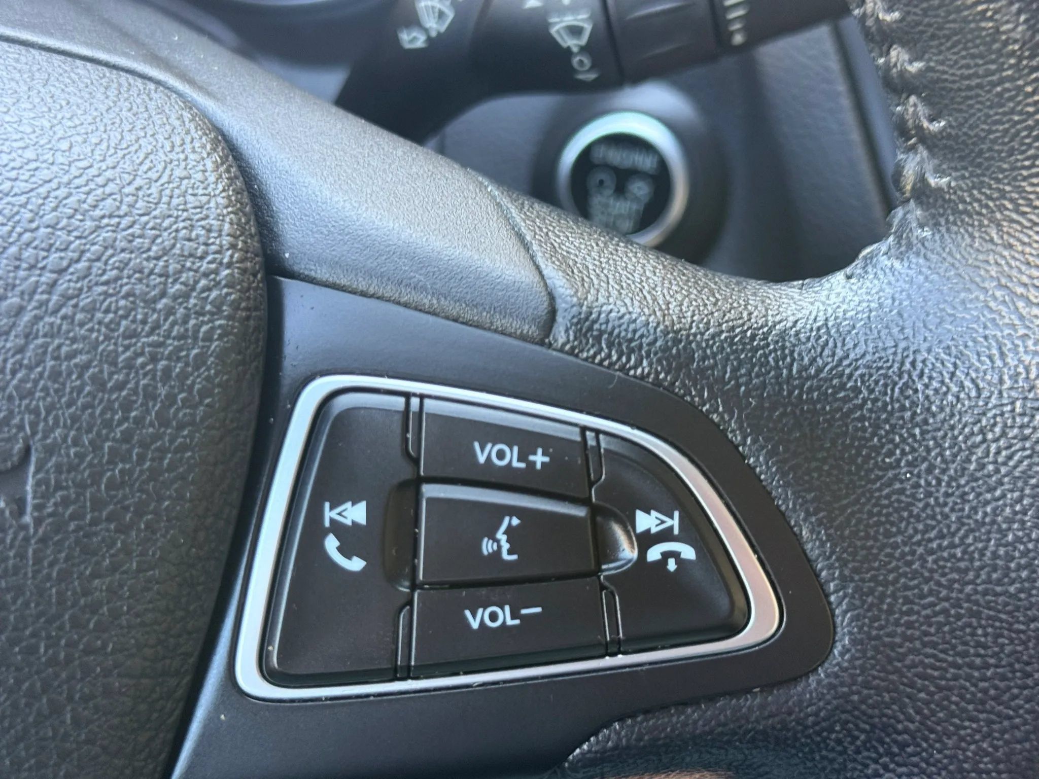 Used 2016 Ford Focus Titanium FWD image 34