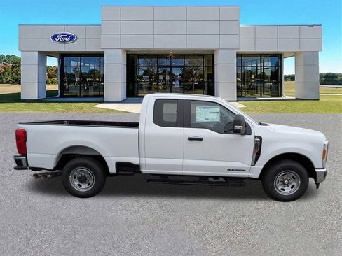 New 2026 Ford F250 XL RWD image 3