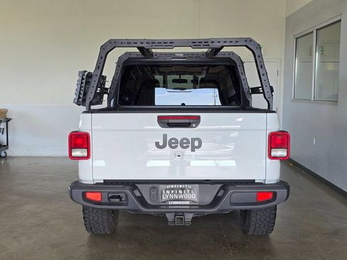 Used 2023 Jeep Gladiator Sport AWD/4WD image 5