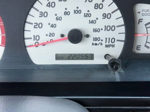 Used 2001 Toyota Tacoma 2WD Xtracab image 4