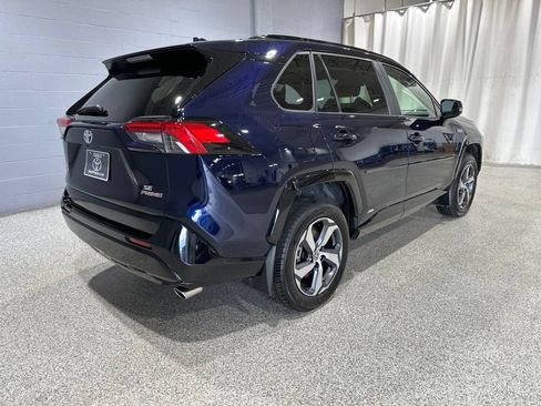 Used 2021 Toyota RAV4 SE w/ Weather & Moonroof Package AWD/4WD image 3