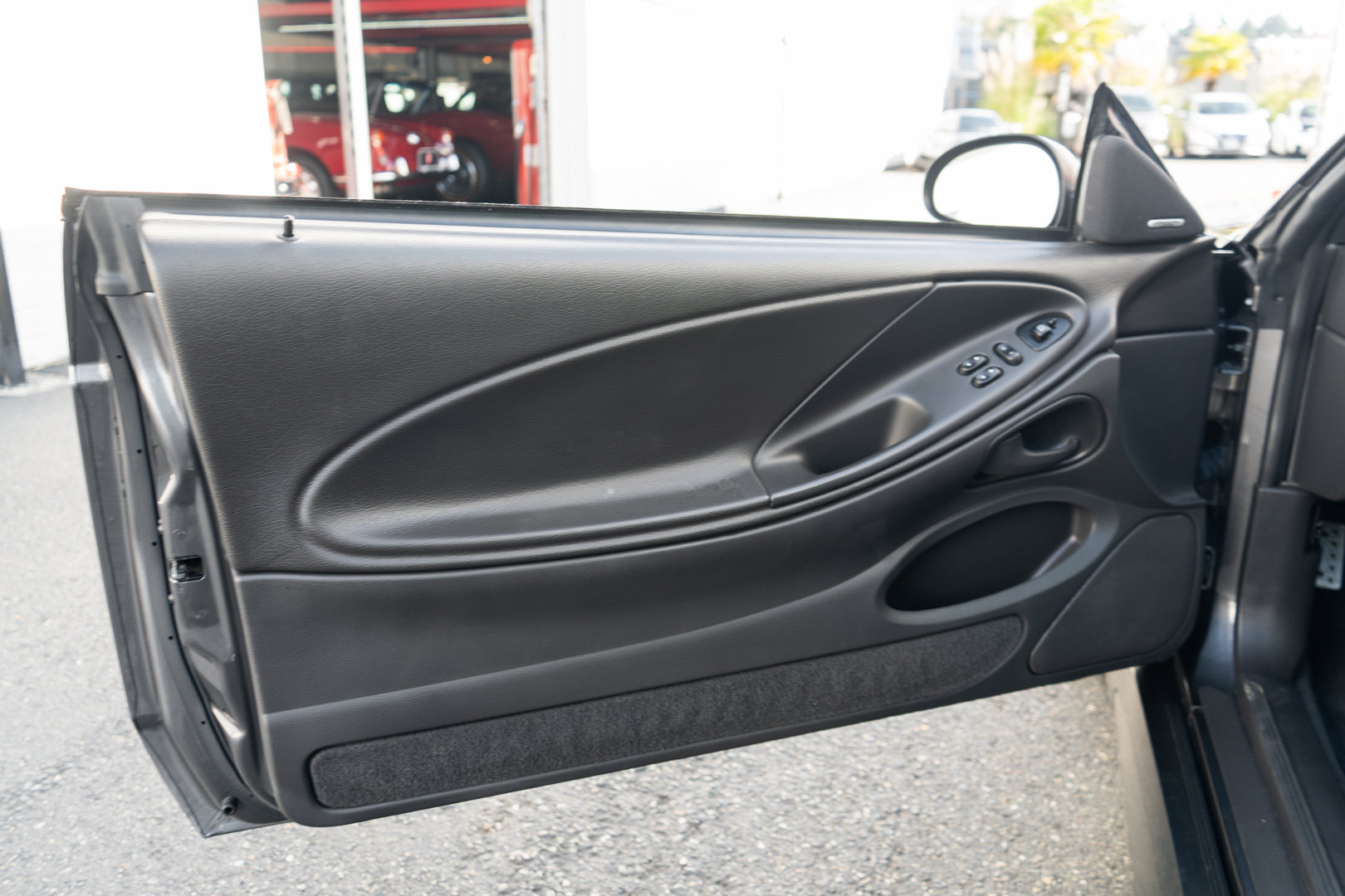 Used 2004 Ford Mustang GT RWD image 10