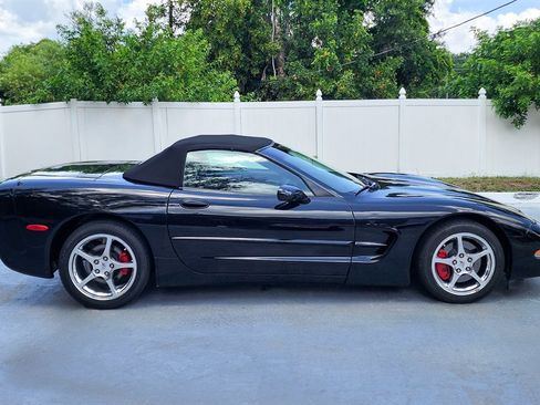 Used 2003 Chevrolet Corvette Convertible w/ Preferred Equipment Group1 RWD image 17
