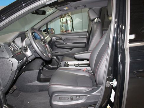 Certified 2024 Honda Odyssey Sport image 13