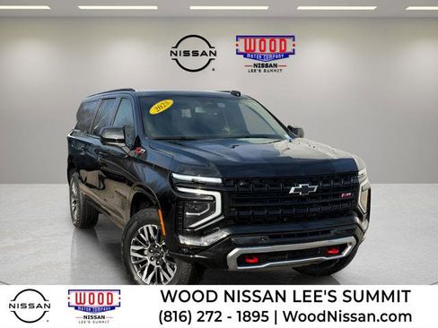 Used 2025 Chevrolet Suburban Z71 image 1