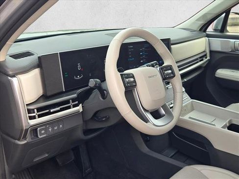 Used 2025 Hyundai Santa Fe SEL AWD/4WD image 14