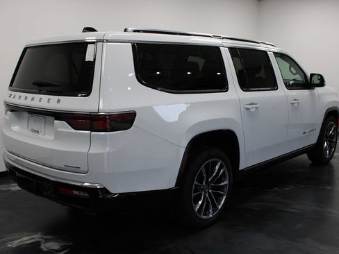 Used 2024 Jeep Wagoneer L Series III w/ Premium Group I AWD/4WD image 31