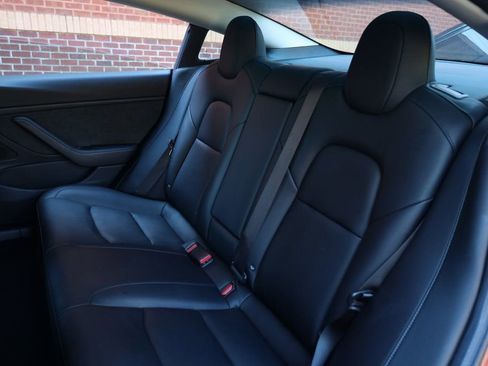 Used 2018 Tesla Model 3 Long Range image 19