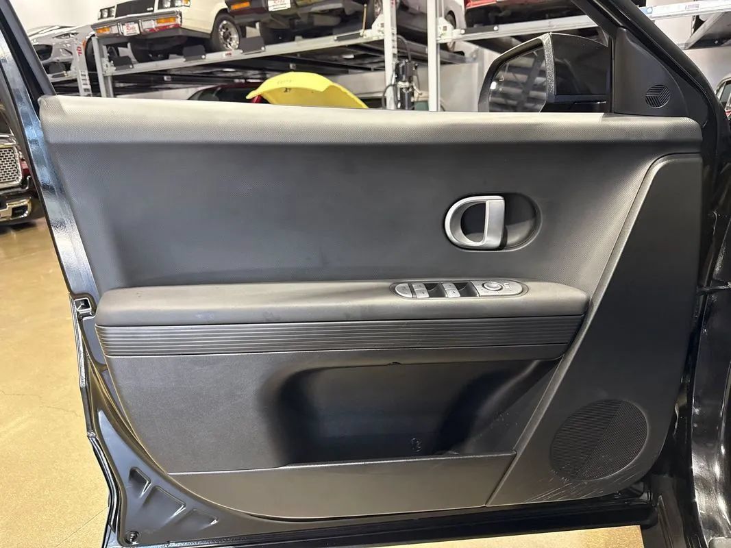 Used 2024 Hyundai Ioniq 5 SE AWD/4WD image 99