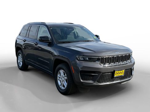 Used 2024 Jeep Grand Cherokee Laredo image 7