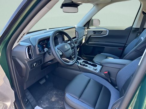 Used 2025 Ford Bronco Sport Outer Banks w/ Outer Banks Tech Package+ AWD/4WD image 4