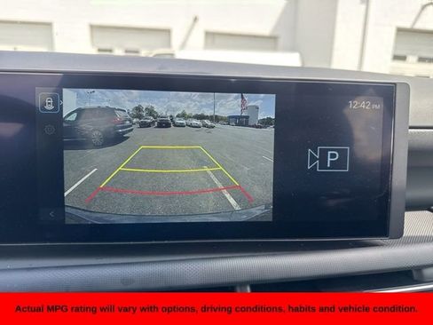 Used 2025 Hyundai Tucson SE image 5