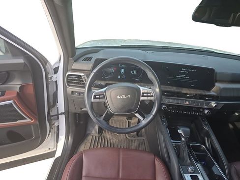 Used 2023 Kia Telluride EX w/ EX Captain's Chair Package image 12