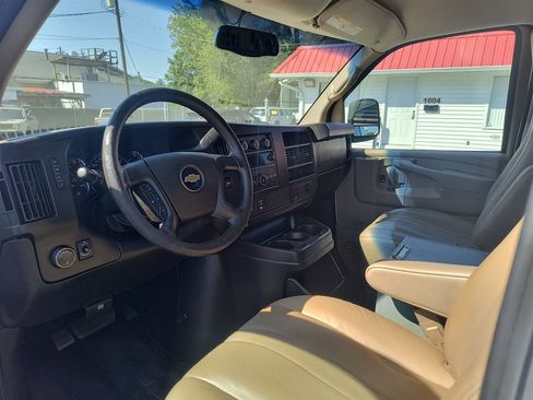 Used 2015 Chevrolet Express 2500 RWD image 13