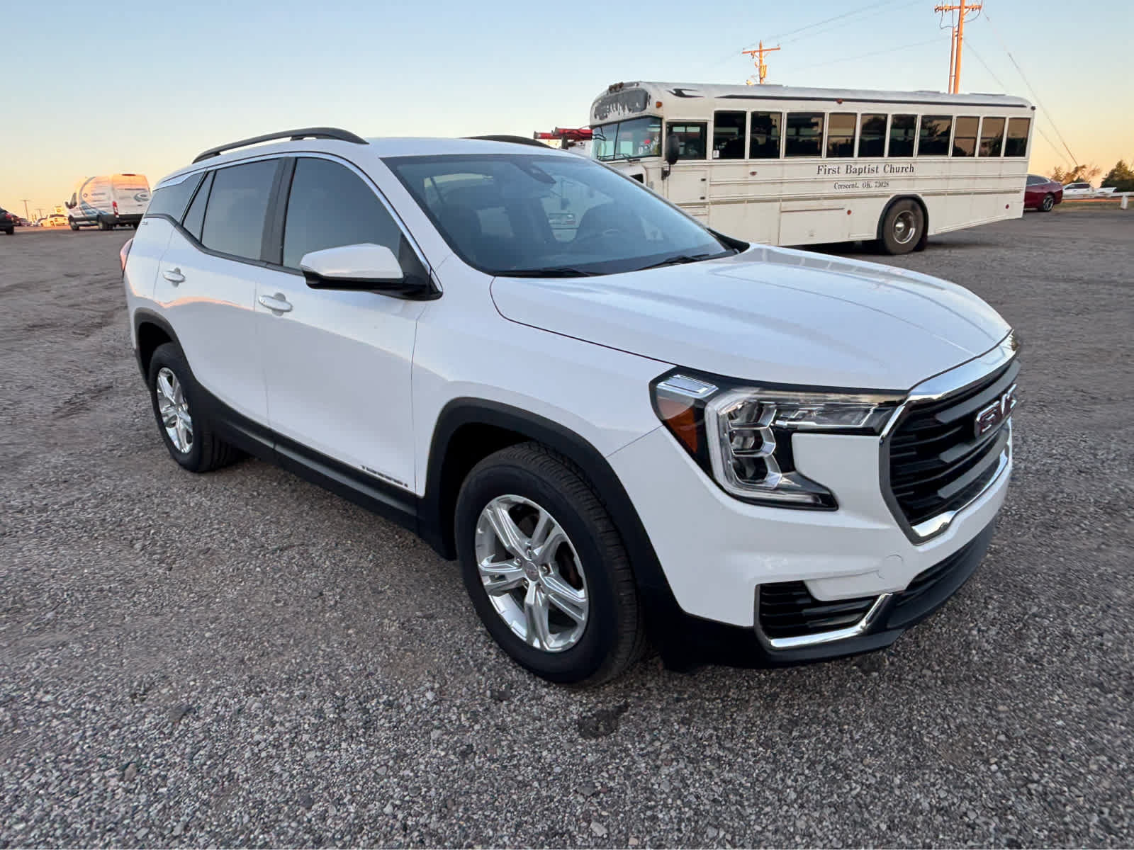 Used 2024 GMC Terrain SLE w/ Driver Convenience Package AWD/4WD image 9