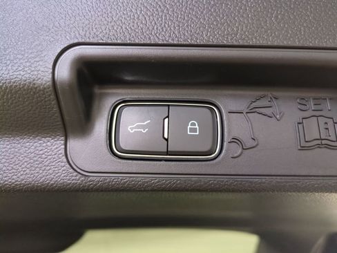 Used 2024 Ford Explorer Limited image 15