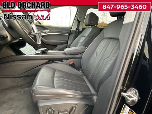 Used 2024 Audi Q8 e-tron Premium Plus image 12