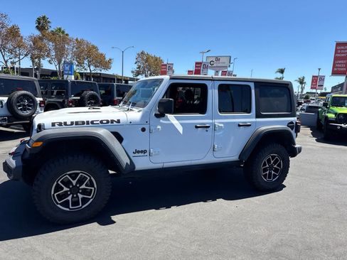 Used 2024 Jeep Wrangler Unlimited Rubicon AWD/4WD image 21