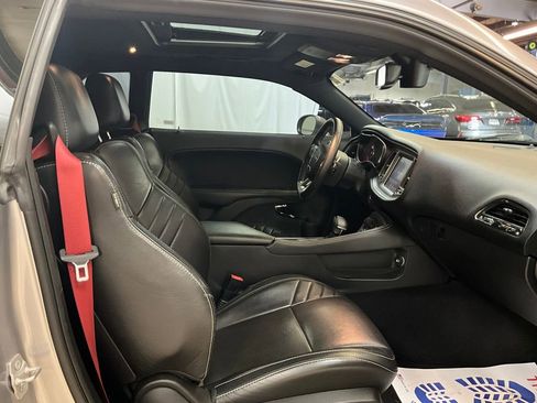 Used 2016 Dodge Challenger SRT Hellcat image 7