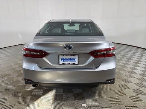 Used 2022 Toyota Camry XLE FWD image 6