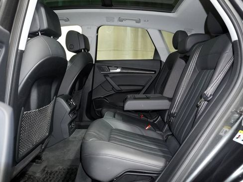 Used 2020 Audi Q5 e Premium Plus w/ Premium Plus Package AWD/4WD image 15