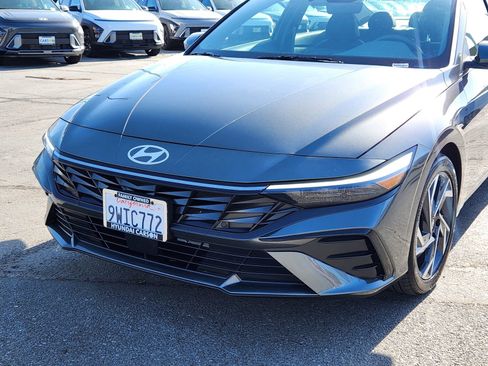 Used 2025 Hyundai Elantra SEL FWD image 10