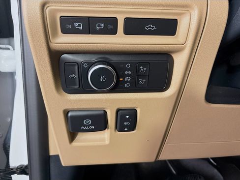 Used 2022 Ford F150 Lariat w/ Bed Utility Package AWD/4WD image 10