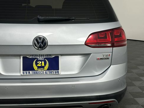 Used 2017 Volkswagen Golf Alltrack SE image 12