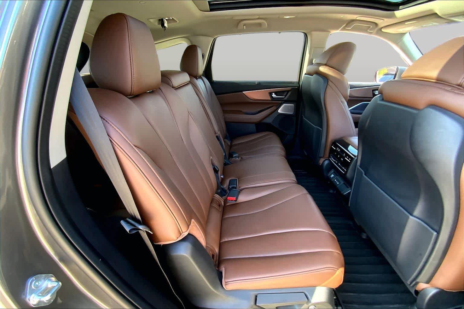 Used 2025 Acura MDX w/ Technology Package FWD image 21