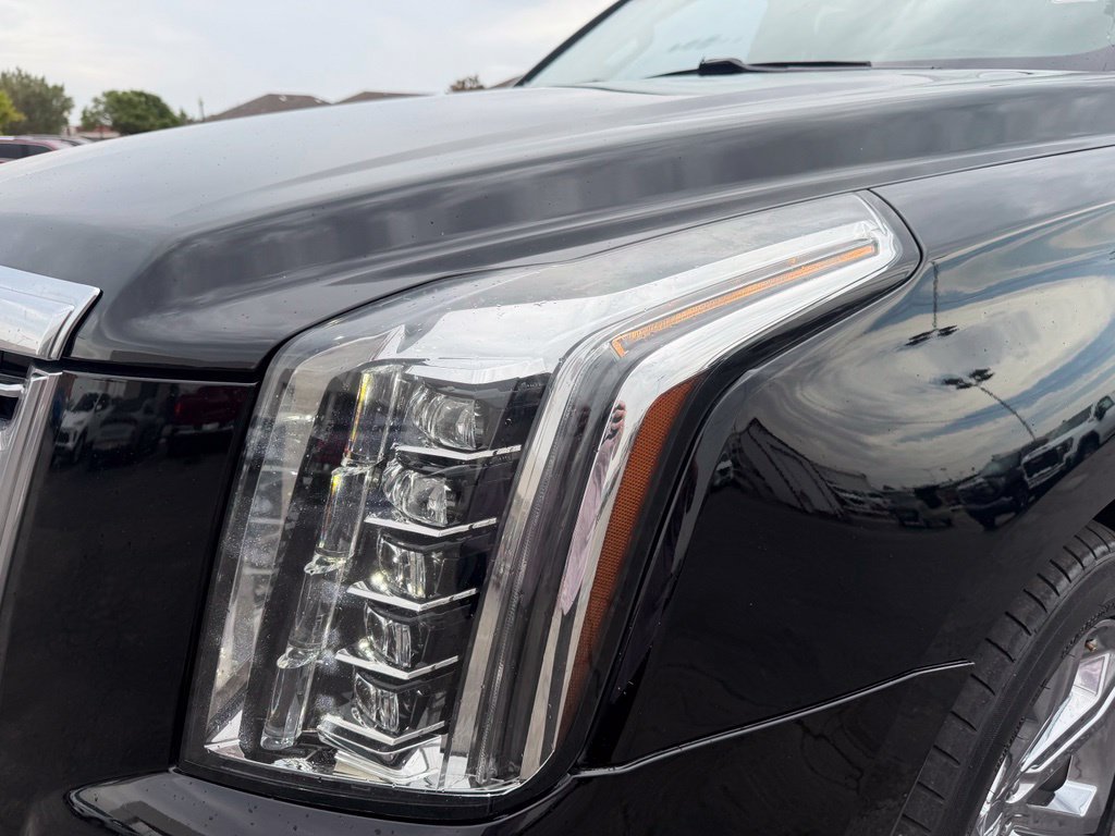 Used 2018 Cadillac Escalade ESV Platinum AWD/4WD image 11